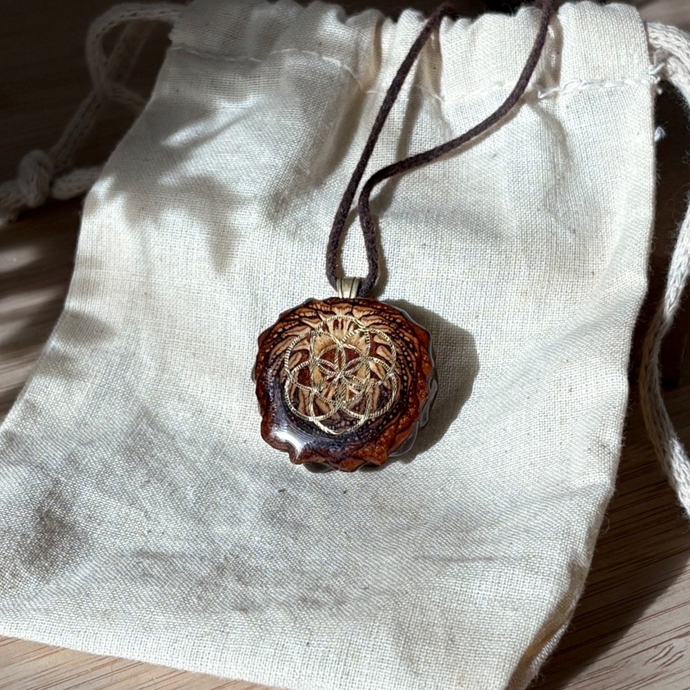 Thirdeye Pinecone with Gold Sacred Geometry
